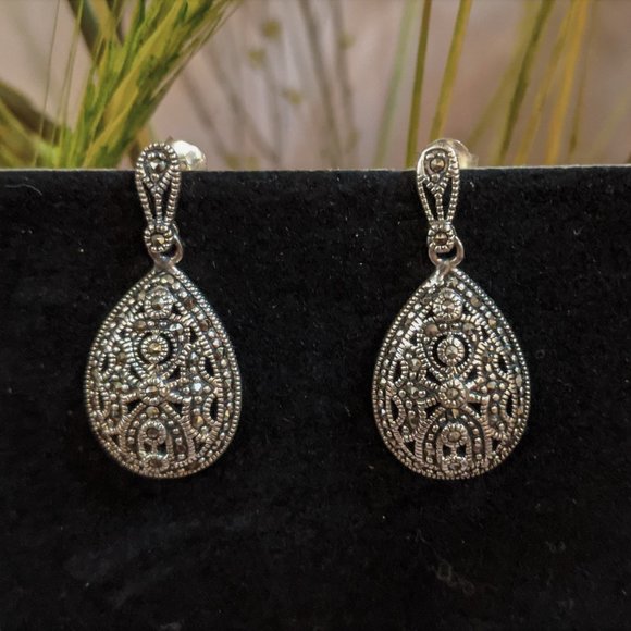 Marcasite Oval Necklace and Earrings Set - Picture 4 of 4